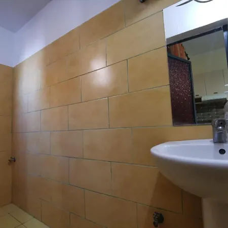 Lovely Appartament 1-b Appartement Tirana