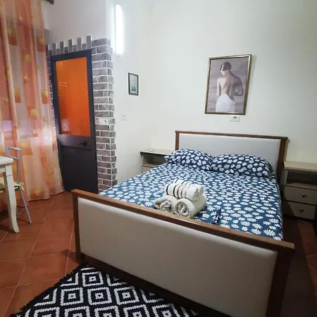 Lovely Appartament 1-b * Tirana